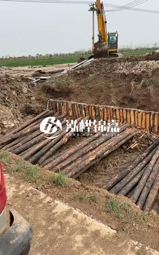 5米大頭16松木樁多少錢一根？按小頭報(bào)價(jià)貴還是大頭報(bào)價(jià)貴？