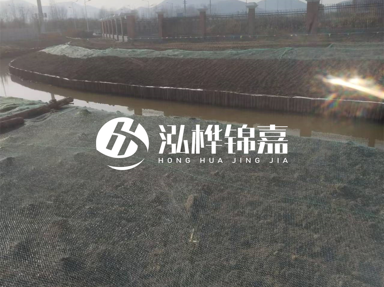 河道木樁打不下去怎么辦？河道打樁木能在水里使用多少年？