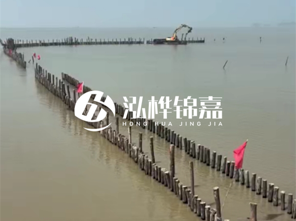 河道護(hù)坡打樁對河岸保護(hù)有何作用？河道松木樁水面需要預(yù)留多長？