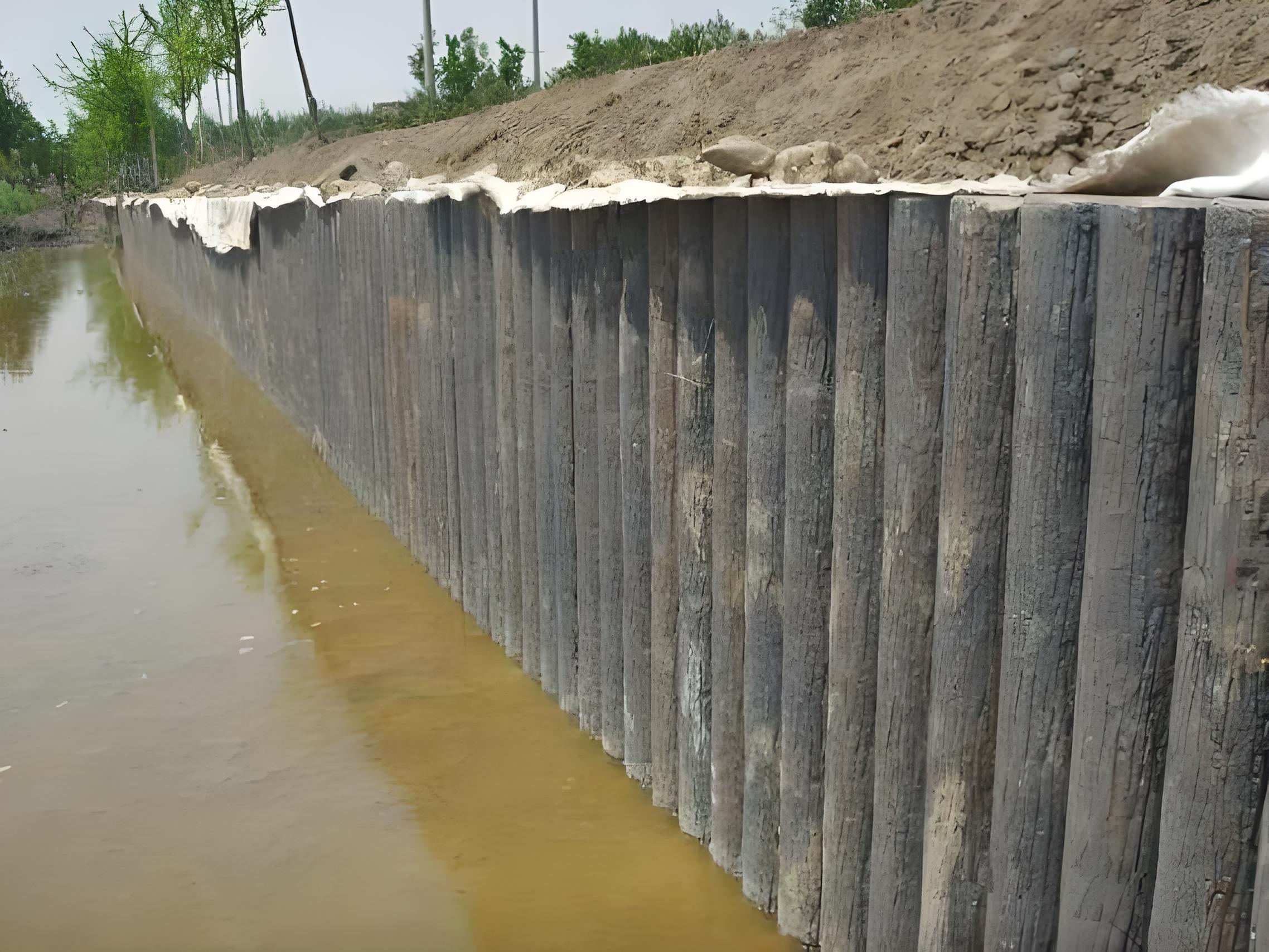 水泥仿木樁施工隊(duì)泓樺錦嘉-河道仿木樁的安裝價格是多少？